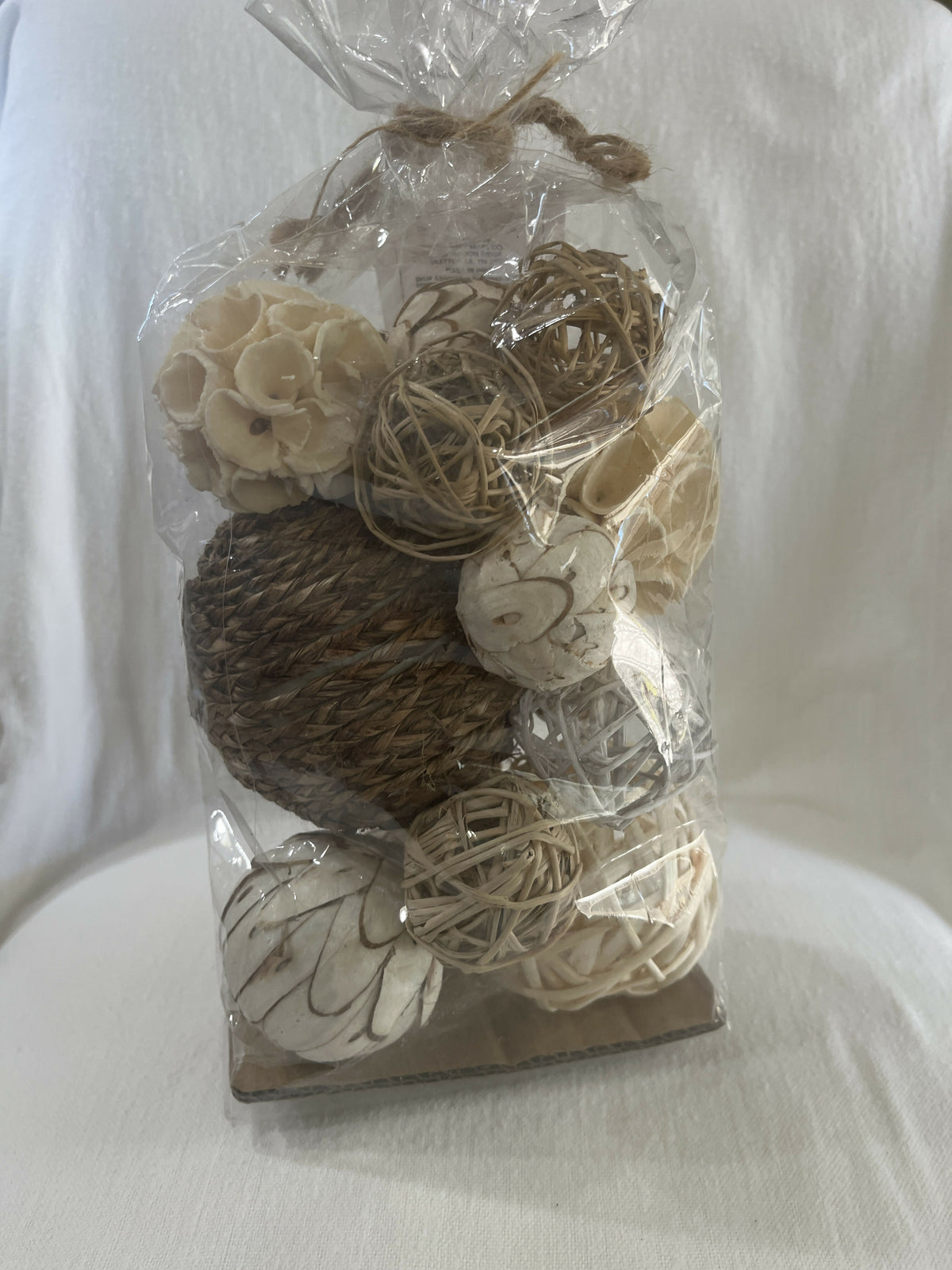 Dried vase filler