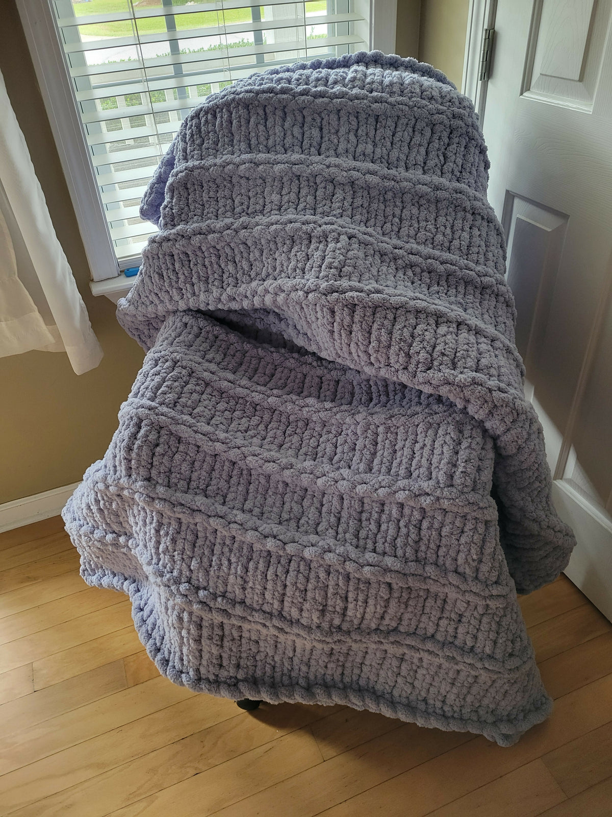 Blue grey chunky blanket