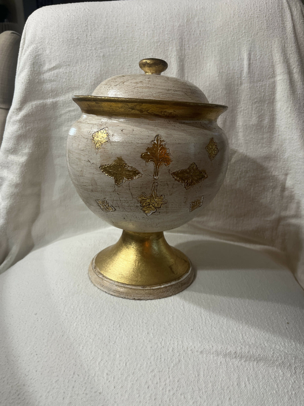Gold and white Lidded pedestal jar