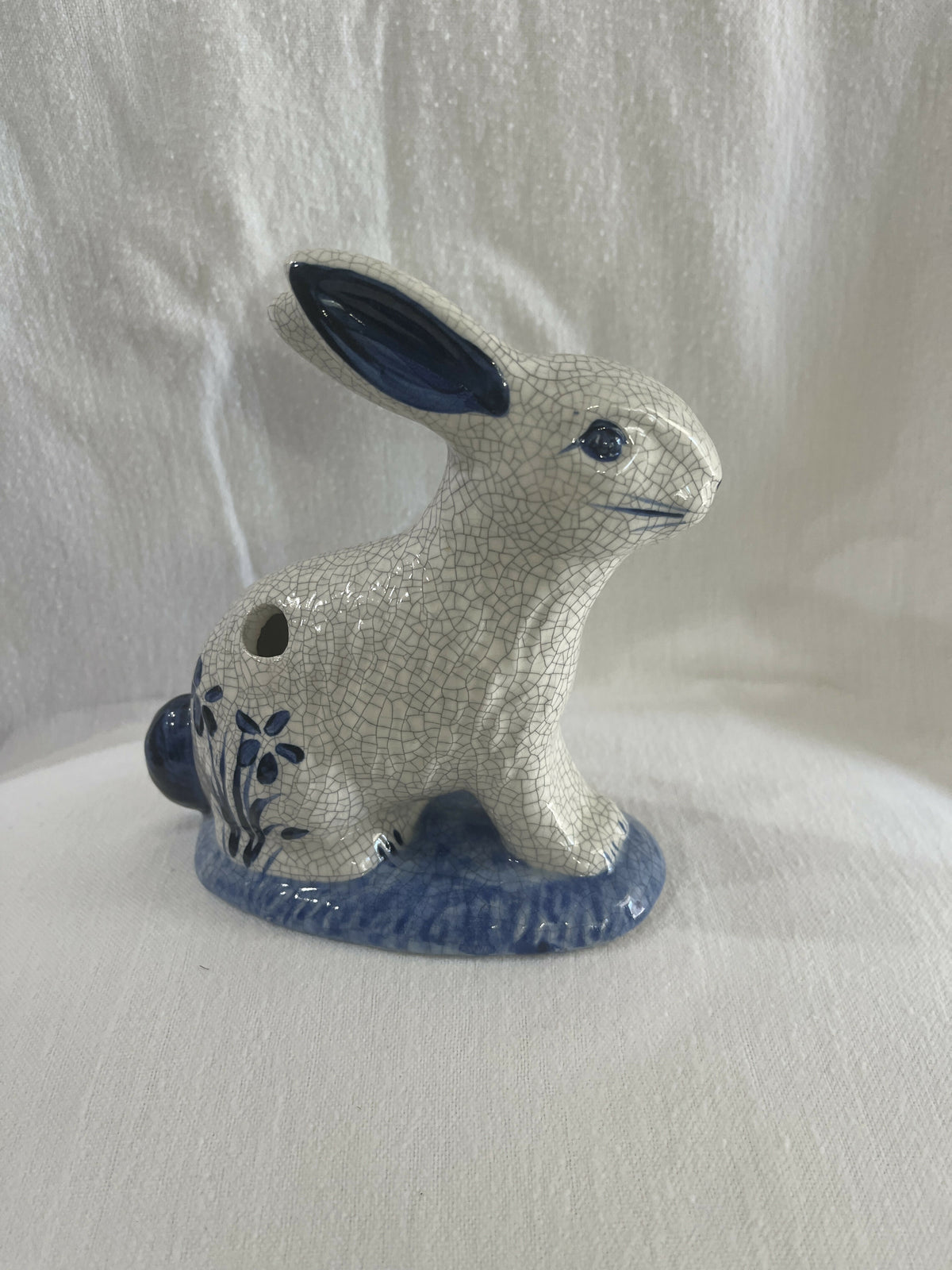 Pottery shed frogging rabbit