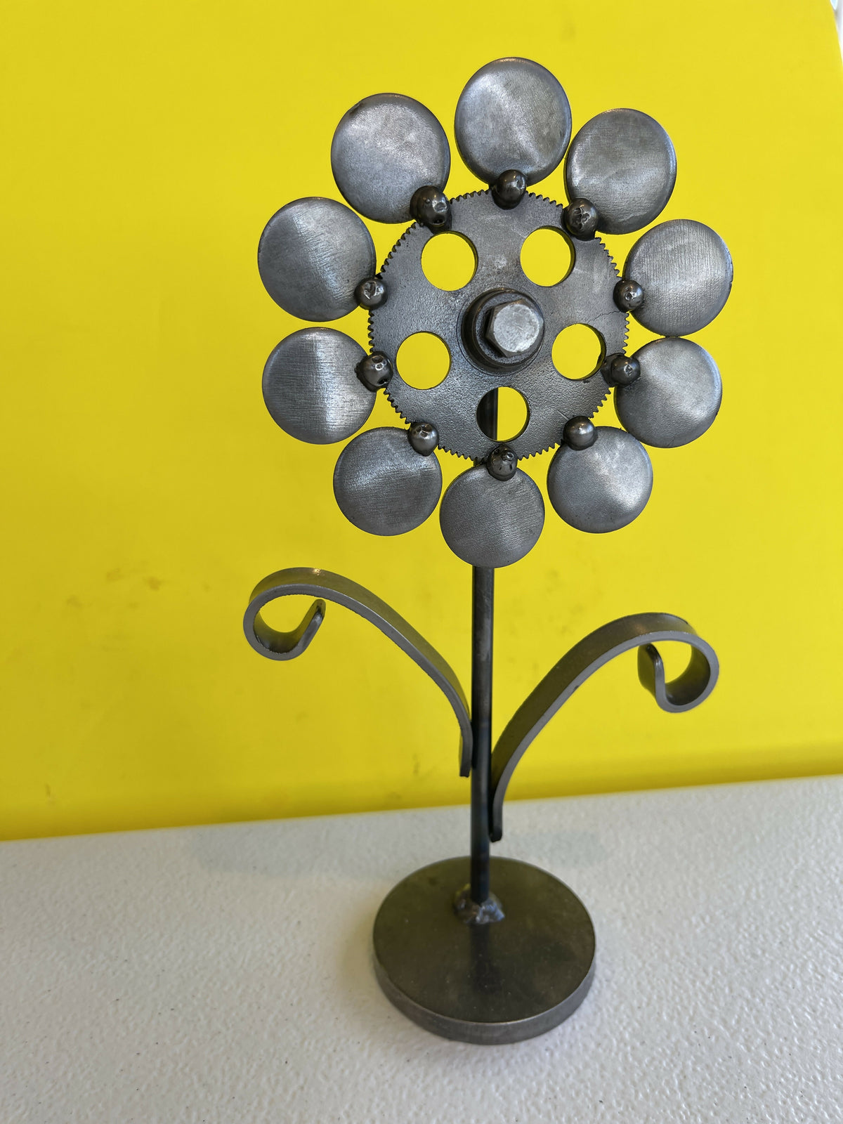 Flower spinning flower